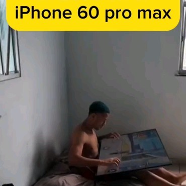 He’s living in 2075 – Bro playing fortnite on iphone 60