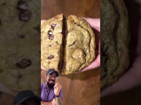 Who you tagging to share this with? #dessert #cookies #cookie #viral (Credit: skilletsnacks on IG)