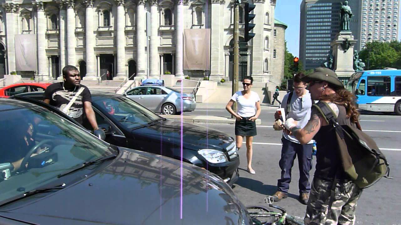 Taxi driver in Montreal vs Bike Messenger FIGHT!