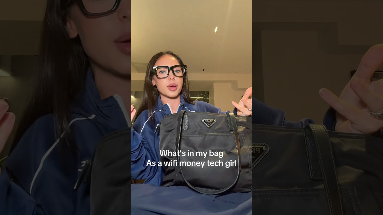 Is that what you were expecting? π³ #tech #whatsinmybag