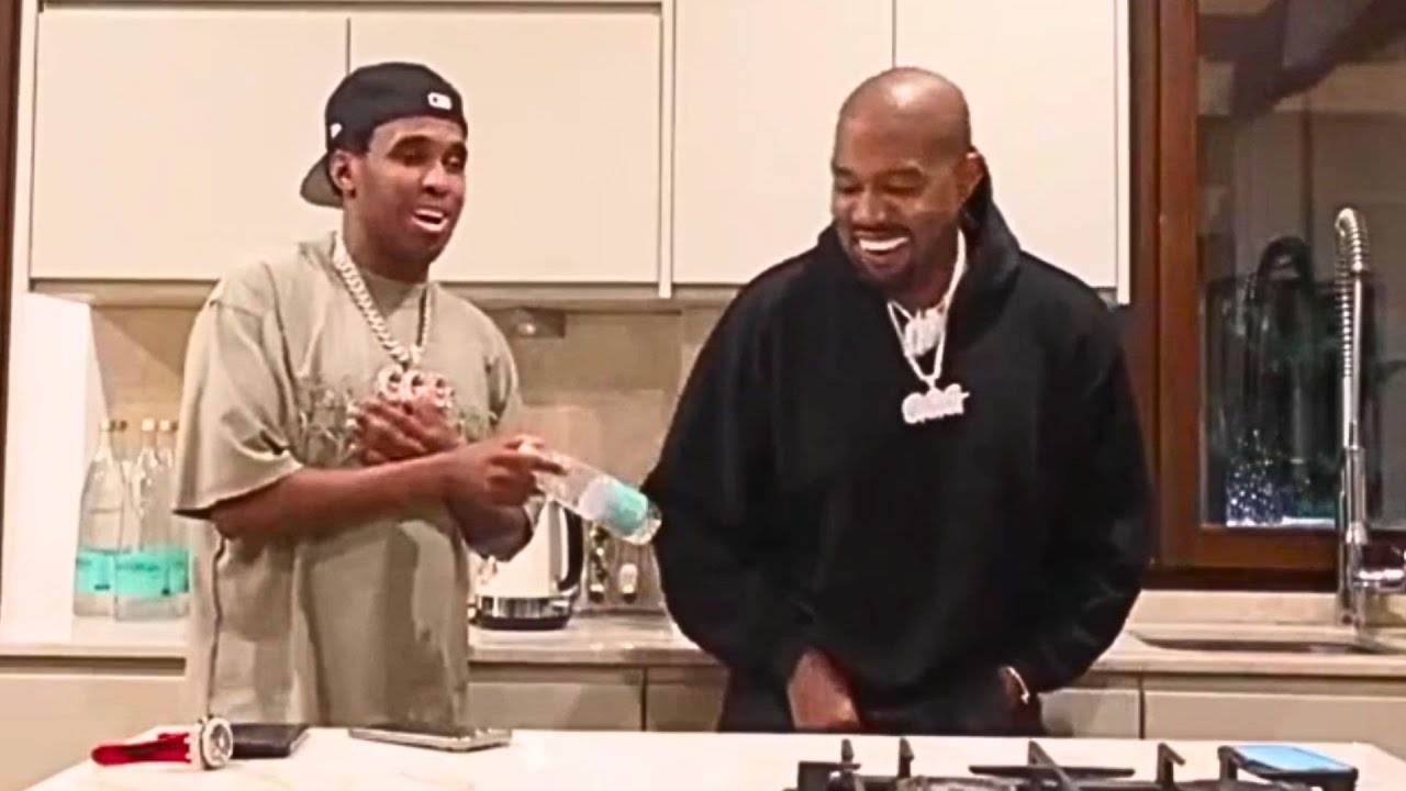 POV you’re at karaoke with Toronto mans 🎤 Go check out CKAV new track “Brazyish” 🔥 #toronto – Toronto rapper – content – WESHH