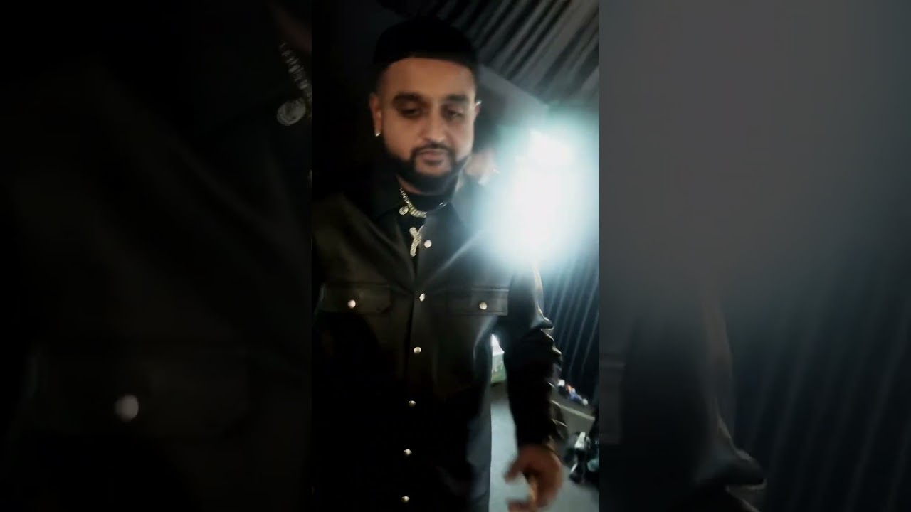 pockets lookin sloppy, diamonds lookin runny