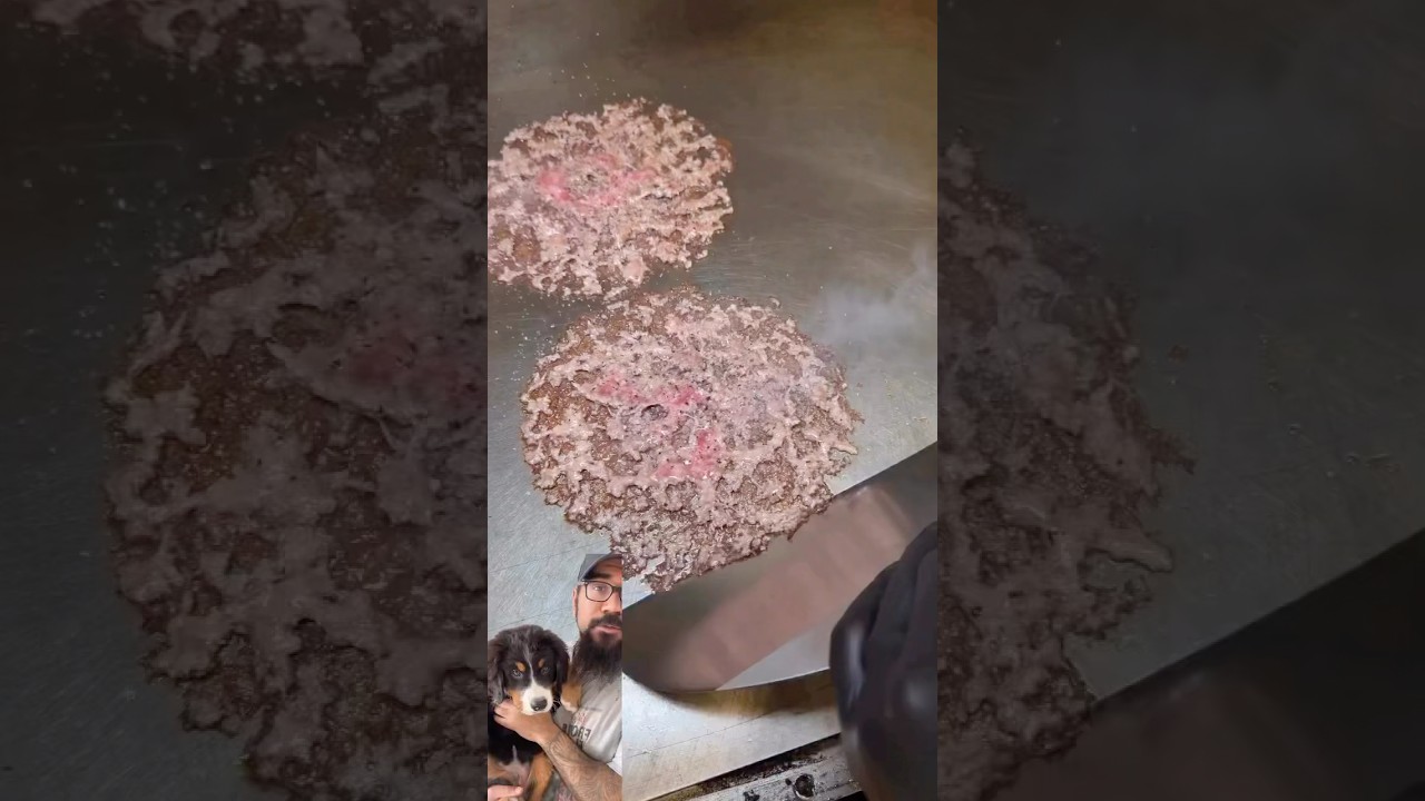 (Credit: lasvegasblogger on IG) #burger #smashburger #foodie #food #cook @BentleyTheBernee