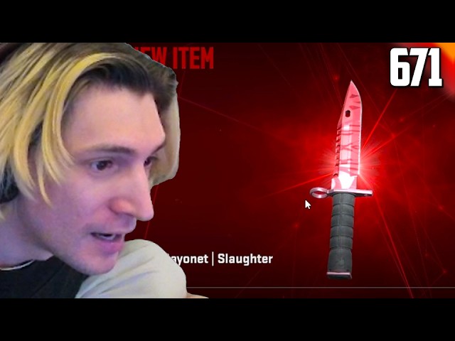 xQc gets a CRAZY Knife