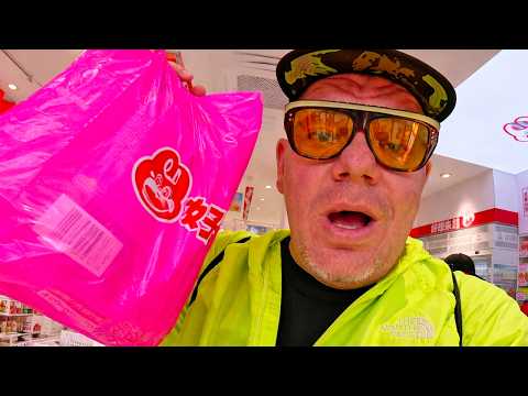 “Touchy” Darren gets told off by cameramen. KEEP YOUR HANDS TO YOURSELF – video – WESHH