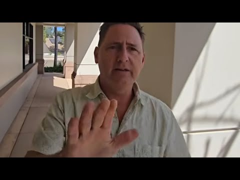 “Touchy” Darren gets told off by cameramen. KEEP YOUR HANDS TO YOURSELF – video – WESHH